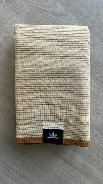 Simple Checked Handloom Cotton Starched Saree (Without blouse) -25949