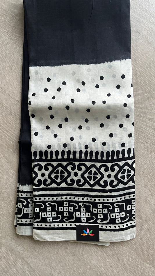 Handcrafted Geometric Design Light Weight Mulberry Silk Saree -25064