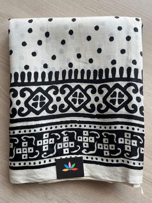 Handcrafted Geometric Design Light Weight Mulberry Silk Saree -25064