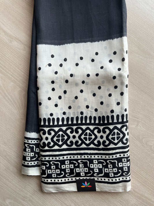 Handcrafted Geometric Design Light Weight Mulberry Silk Saree -25064