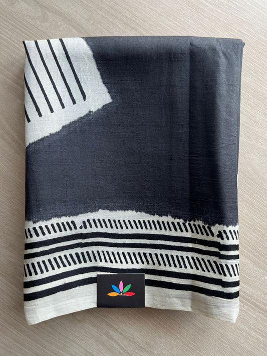 Handcrafted Geometric Design Light Weight Mulberry Silk Saree -25067