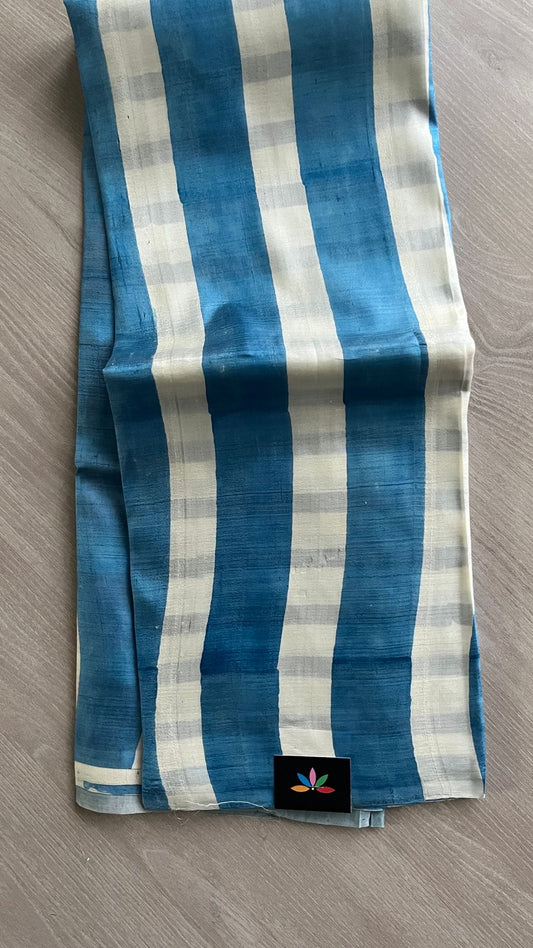 Handcrafted Geometric Design Light Weight Mulberry Silk Saree -25072