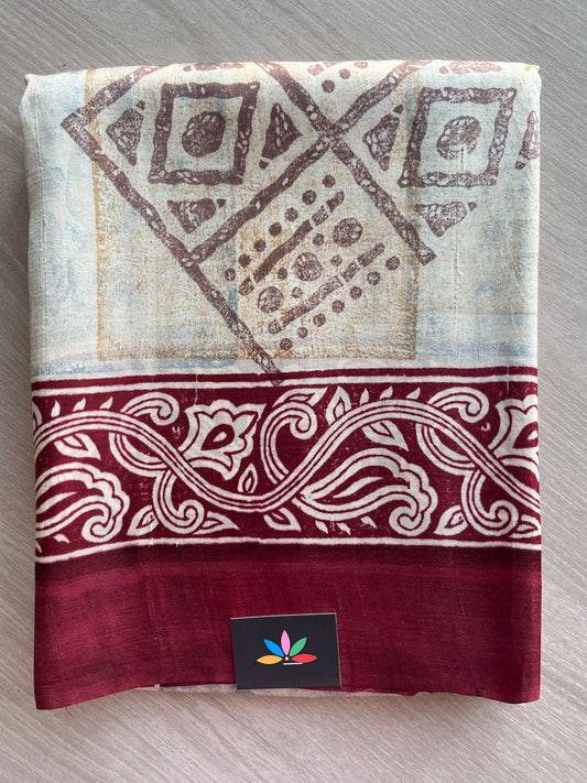Handcrafted Geometric Design Light Weight Mulberry Silk Saree -25075