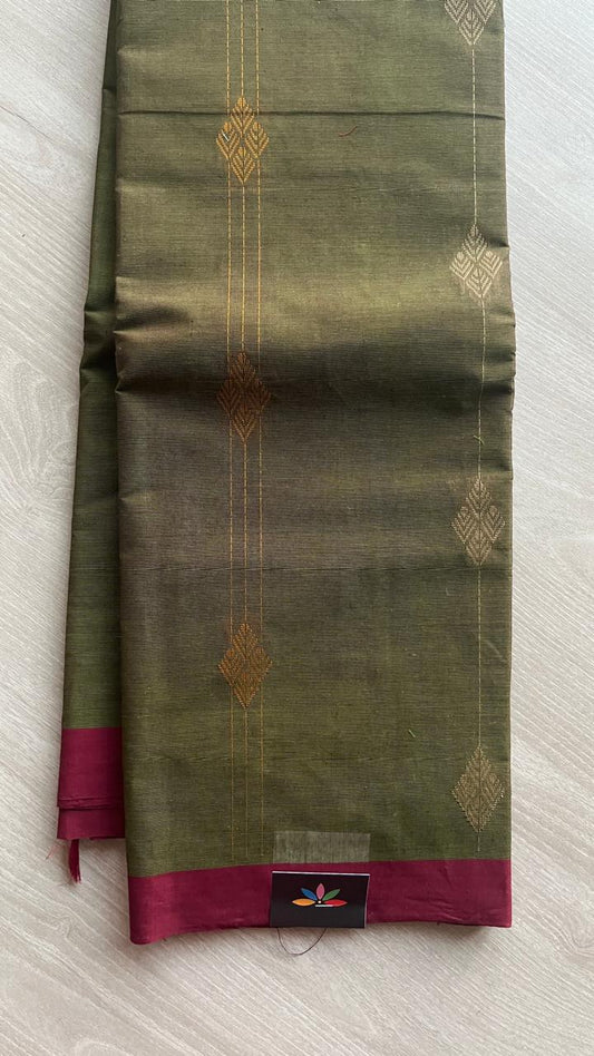 Handloom Fine Cotton Saree with Contrast Pallu and Blouse -25547