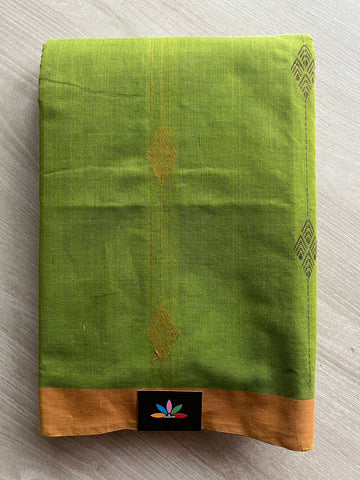 Handloom Fine Cotton Saree with Contrast Pallu and Blouse - 26617