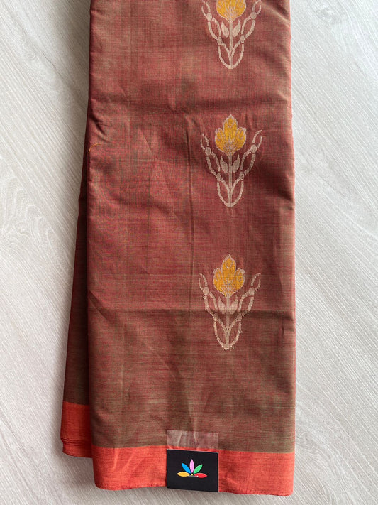 Handloom Fine Cotton Saree with Contrast Pallu and Blouse - 26624