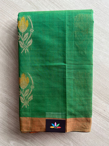 Handloom Fine Cotton Saree with Contrast Pallu and Blouse - 26631
