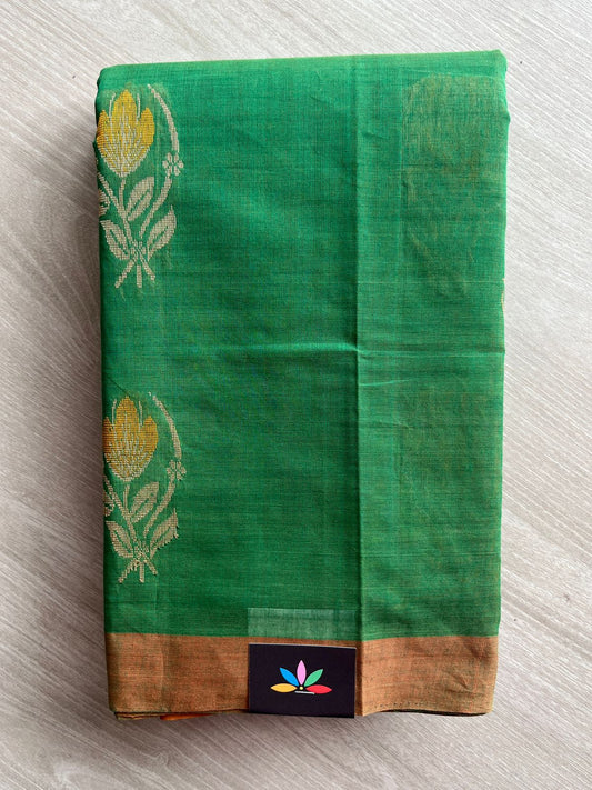 Handloom Fine Cotton Saree with Contrast Pallu and Blouse - 26631