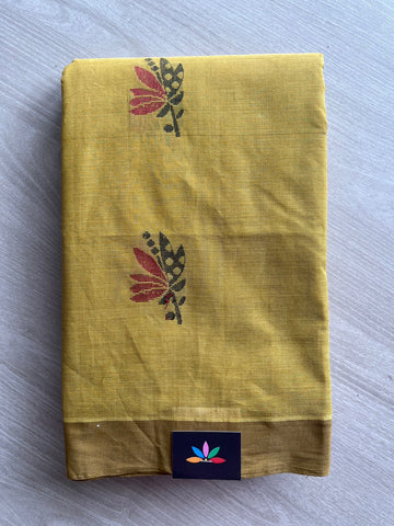 Handloom Fine Cotton Saree with Contrast Pallu and Blouse - 26634