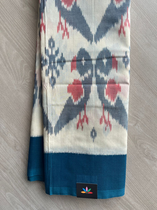 Cream White Handwoven Pochampally Ikkat Cotton Saree - 31748