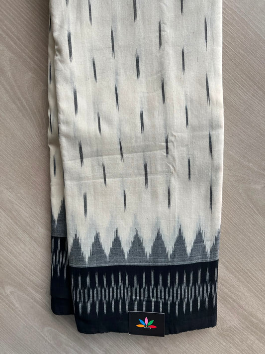 Off-White Handloom Pochampally Ikkat Cotton Saree - 32248