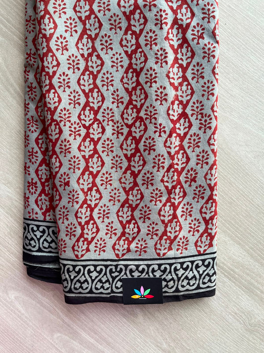 Light Grey Hand Block Printed Mul Cotton Saree - 35138