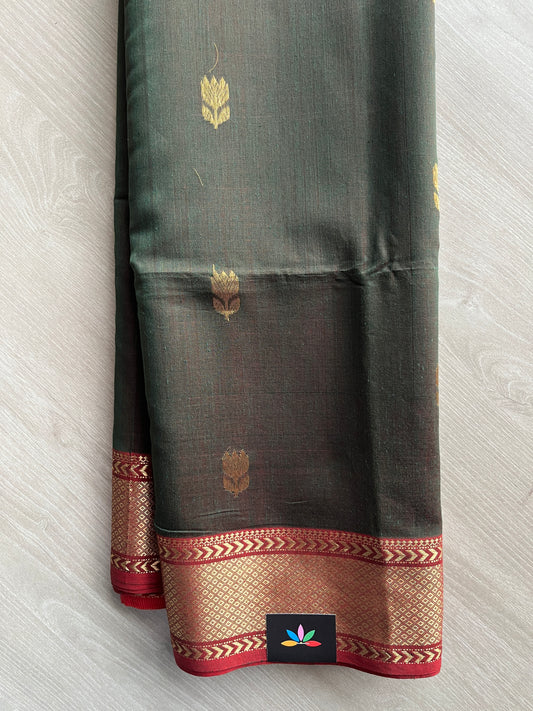 Double Tone (Dark Green/Red) Handloom Maheshwari Silk Cotton Saree - 30263